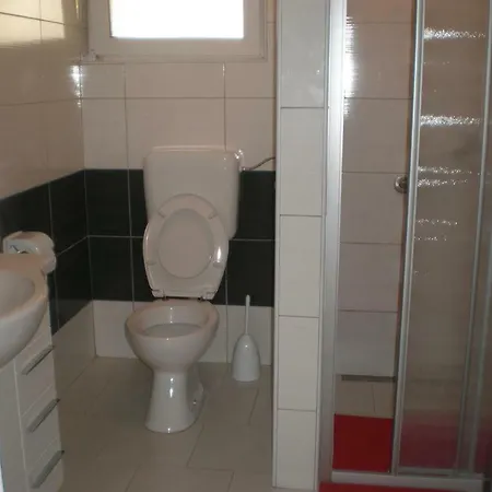 Zavala 8710b * Jelsa (Hvar)